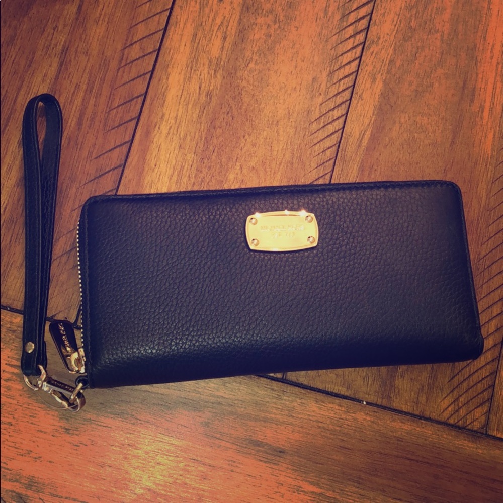 BNWT Michael Kors Jet Set Wallet / Wristlet Black